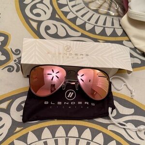 Blenders Eyewear Pink Aviator Sunglasses “Heavenly Shine”- NWT